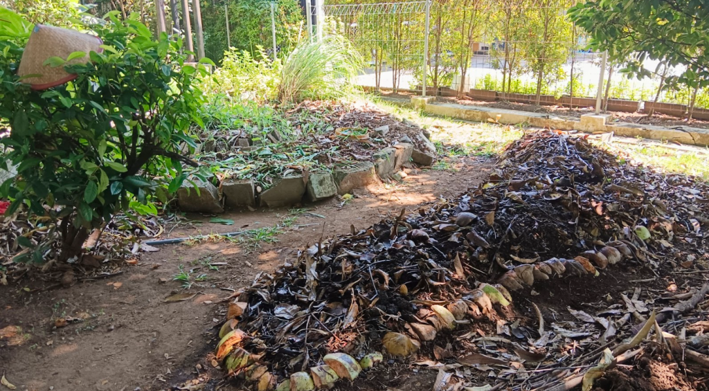 hugelkultur dari limbah